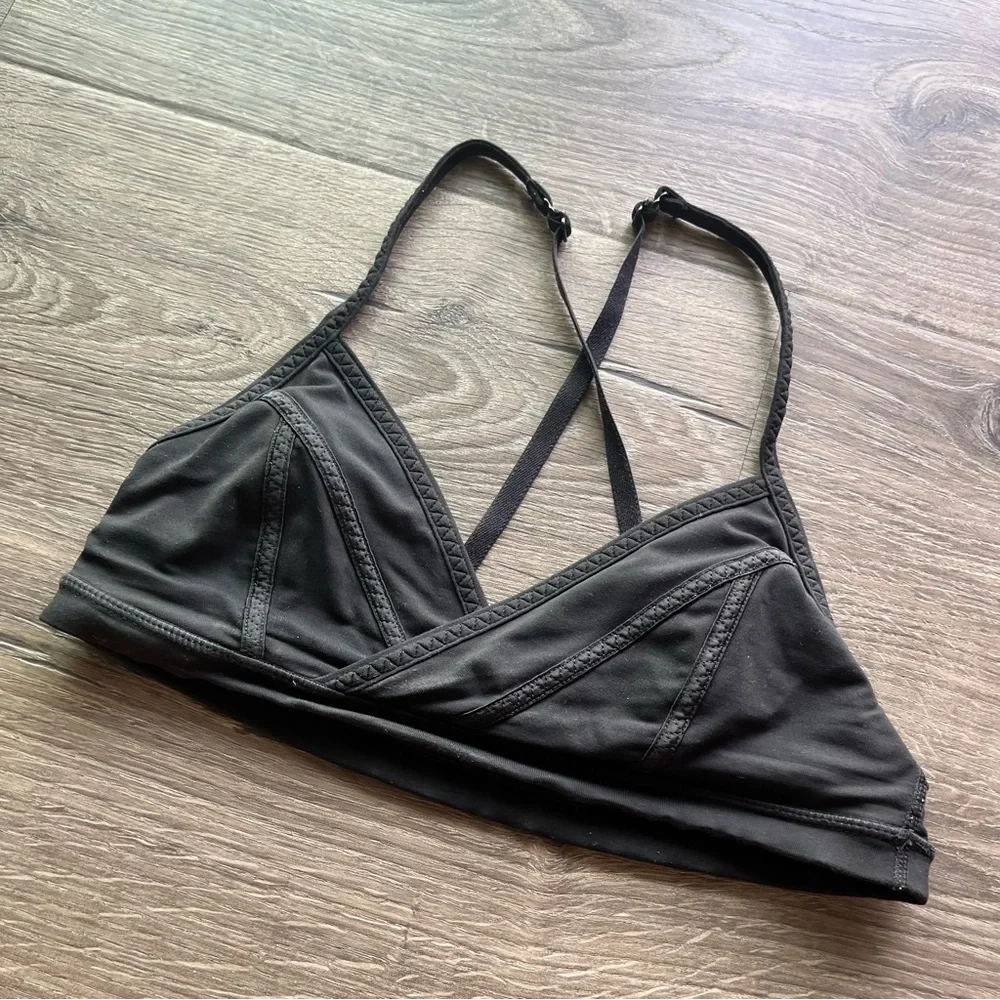 Lululemon Rehearsal Black Sports Bra
